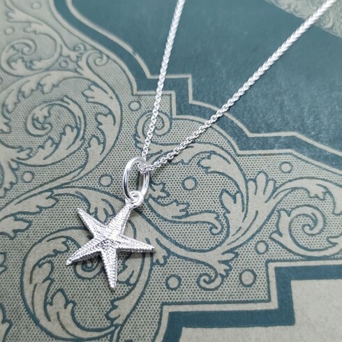 Small starfish pendabt