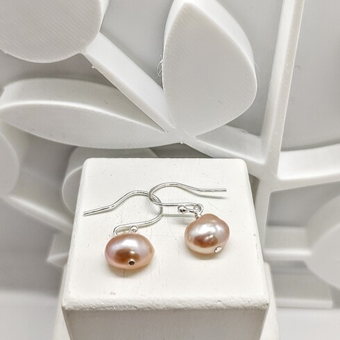 Natural pink irregular pink pearl drop earrings (rare)