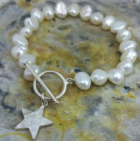 Hammered Star pearl bracelet