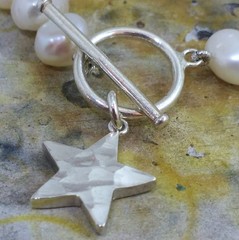 Hammered Star pearl bracelet